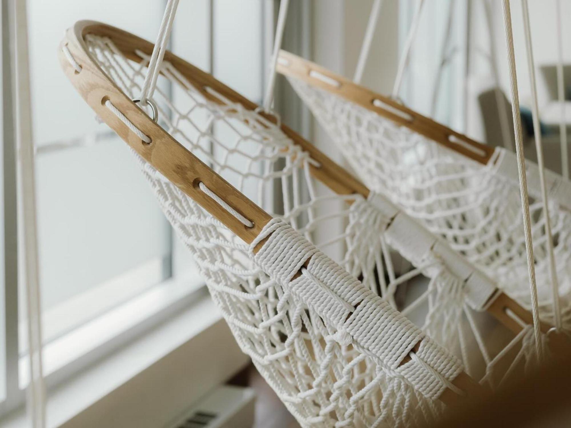 Otl Gouverneur Шербрук Екстериор снимка A hammock chair