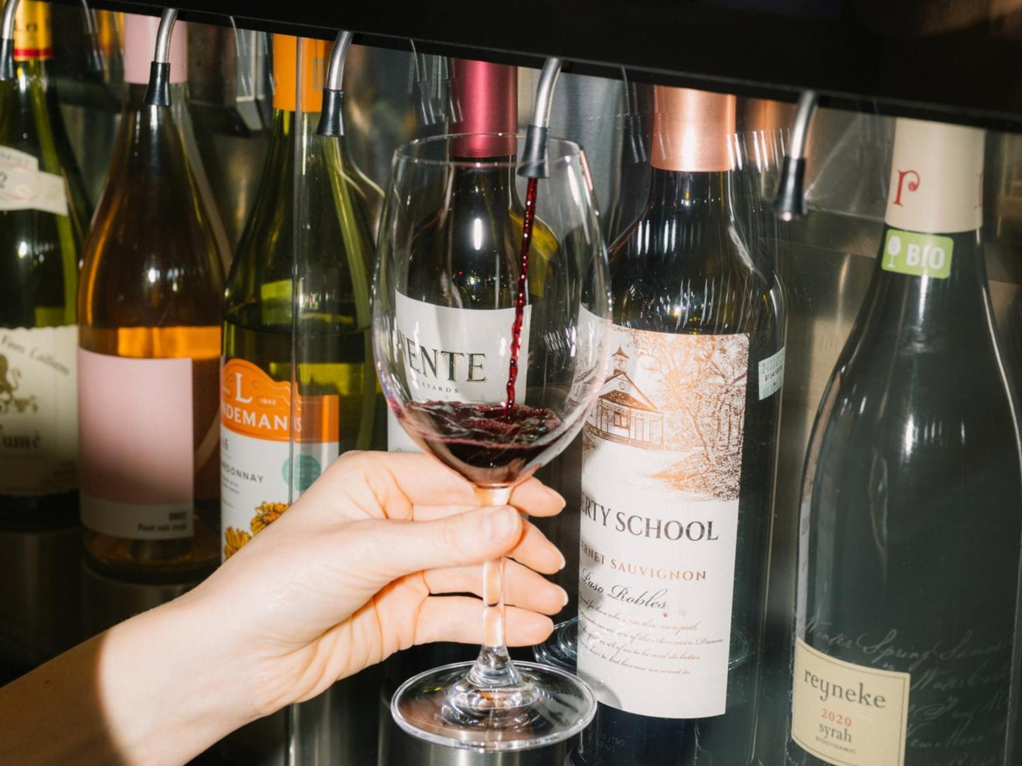 Otl Gouverneur Шербрук Екстериор снимка Wine tasting
