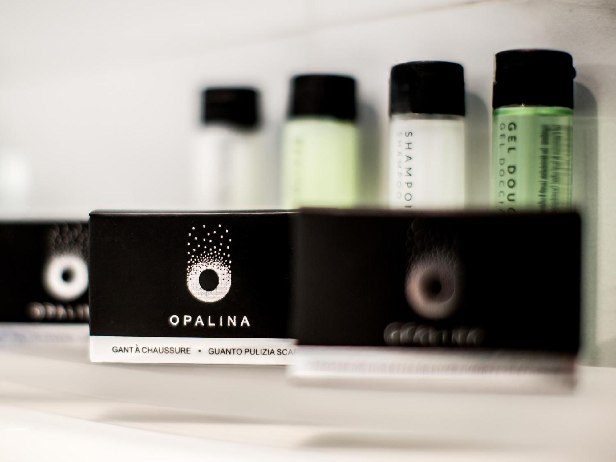 Otl Gouverneur Шербрук Екстериор снимка Opalina products